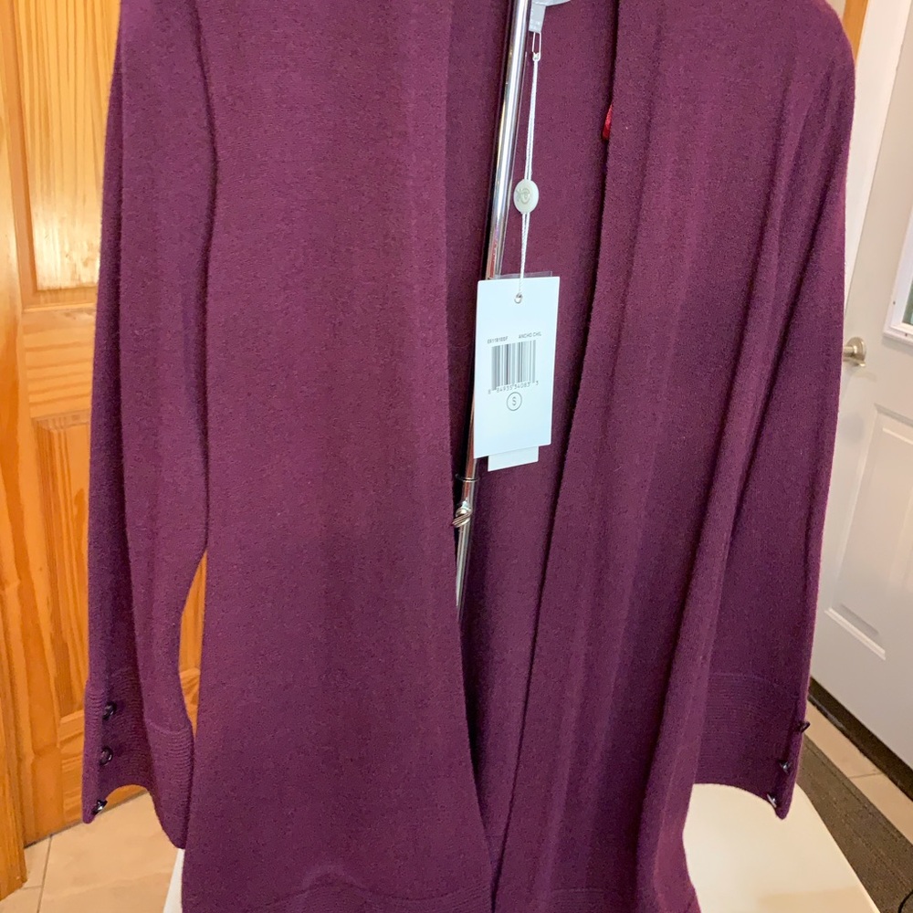 NWT, Elegant Burgundy Women's Sweater. Size small - Picture 7 of 10